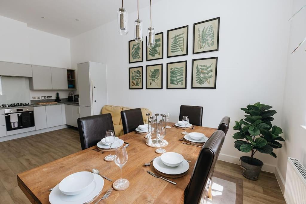 Bobbin Row - Grade 2 Listed Property With A Beautiful Design With Access To Leeds Лийдс Екстериор снимка