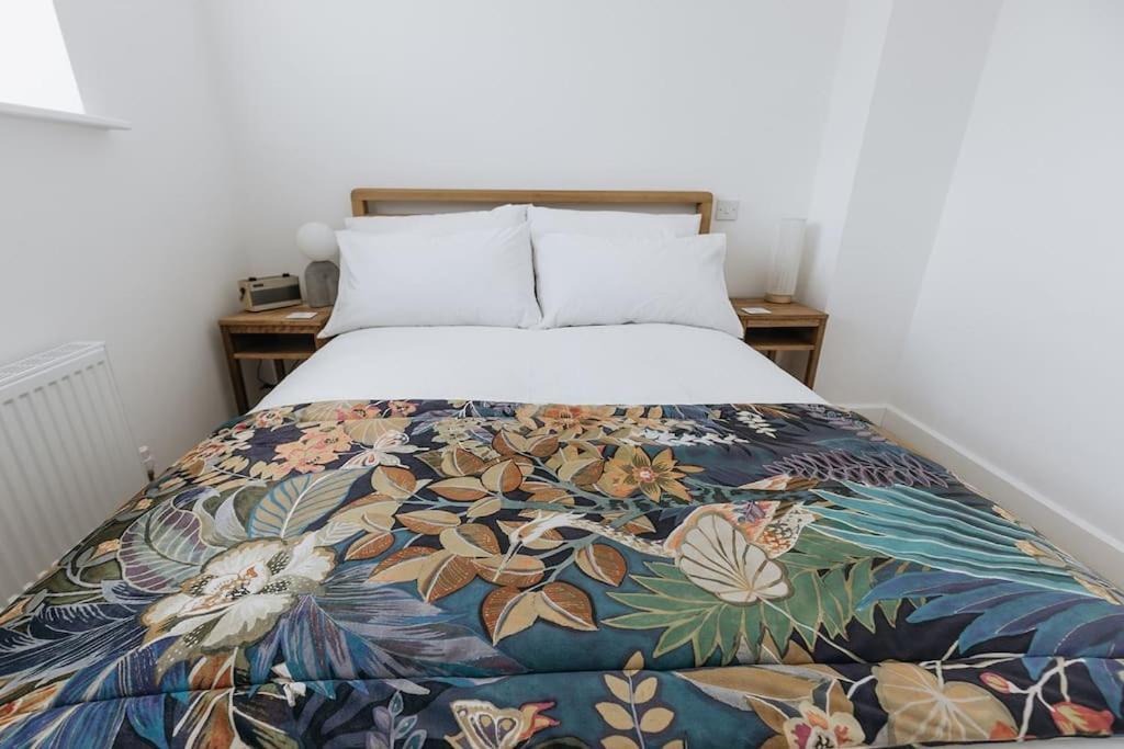 Bobbin Row - Grade 2 Listed Property With A Beautiful Design With Access To Leeds Лийдс Екстериор снимка