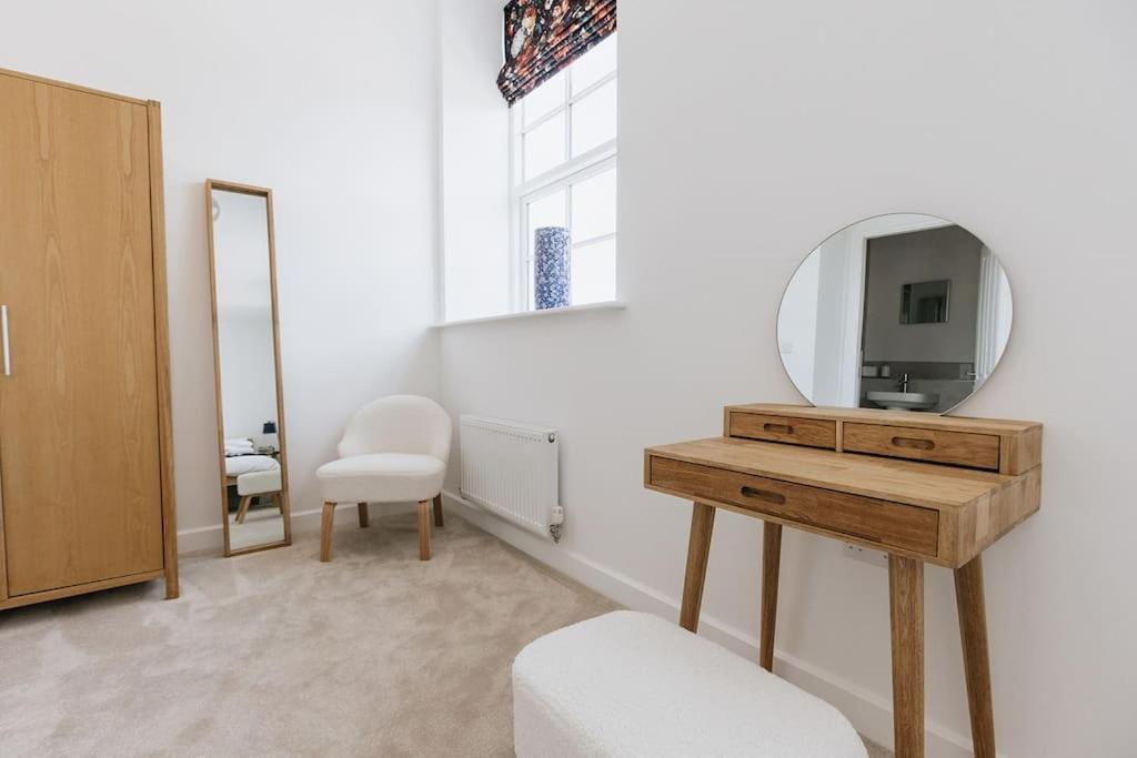 Bobbin Row - Grade 2 Listed Property With A Beautiful Design With Access To Leeds Лийдс Екстериор снимка