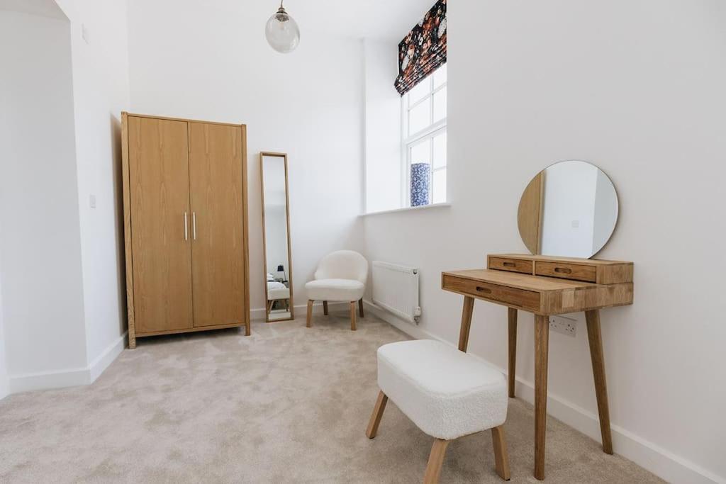 Bobbin Row - Grade 2 Listed Property With A Beautiful Design With Access To Leeds Лийдс Екстериор снимка